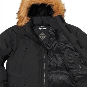 Supreme GORE-TEX 700-Fill Down Parka